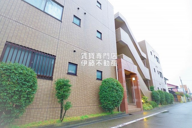 レージュ名西の外観