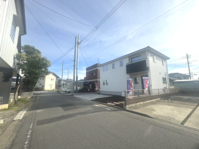新築　前橋市六供町11期　1号棟の前面道路含む現地写真|現地写真　北側接道幅員約5.9ｍ

