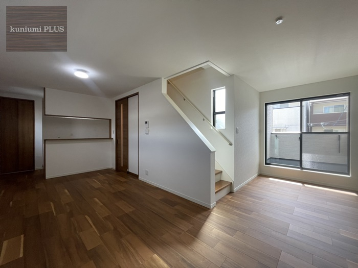 大阪市城東区鴫野東3丁目の居間・リビング