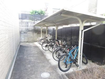 レオパレス塚修の駐車場|駐輪場