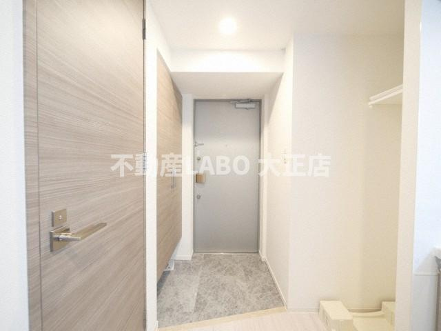 ラヴィータ難波元町の玄関