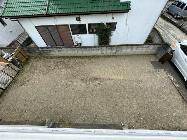 藤岡市下栗須　古家付の駐車場