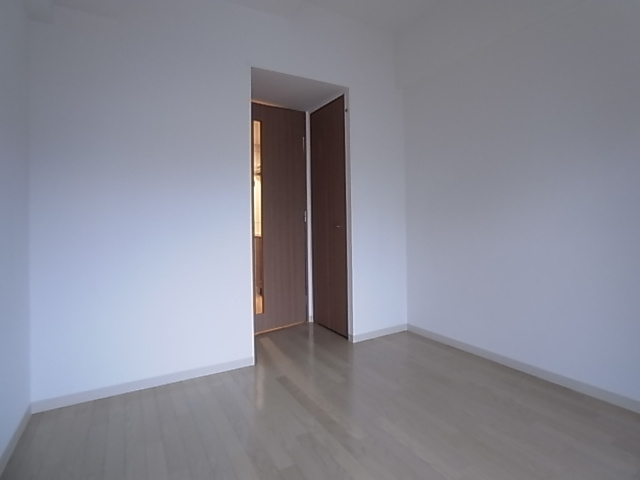 神戸市兵庫区駅南通３丁目の賃貸マンションの内装|洋室