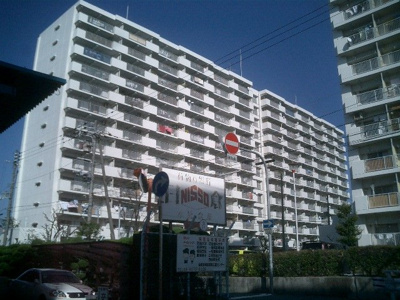 【外観】 | リバーサイドほんじょう１号棟 | 緑豊かな住宅地！