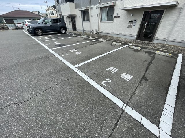 グランソレイユ南多聞台の駐車場