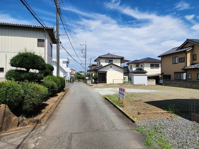 高崎市棟高町売土地の前面道路含む現地写真