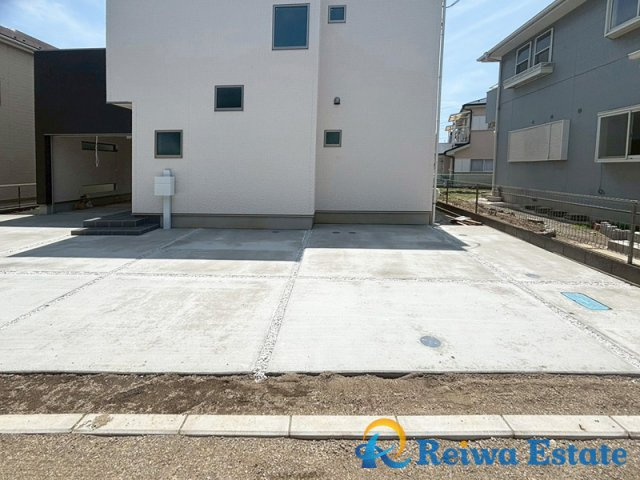 新築戸建　高座郡寒川町一之宮2丁目の駐車場