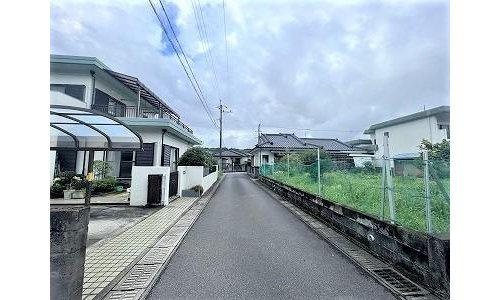 日置市伊集院町麦生田土地の前面道路含む現地写真|前面道路の様子です。道路幅員約4.0ｍです。