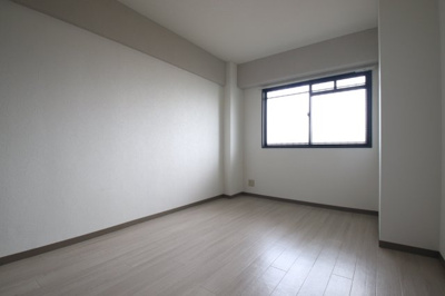 【寝室】 | リビオ金剛