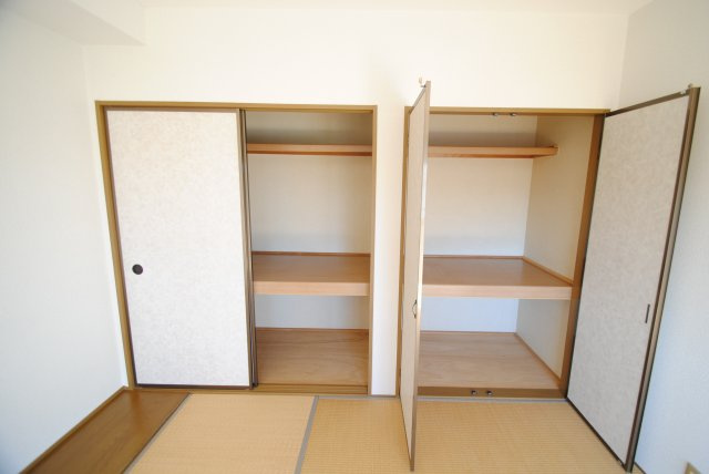 ドミールパーク江崎の収納