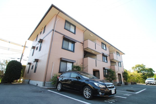 ドミールパーク江崎の外観