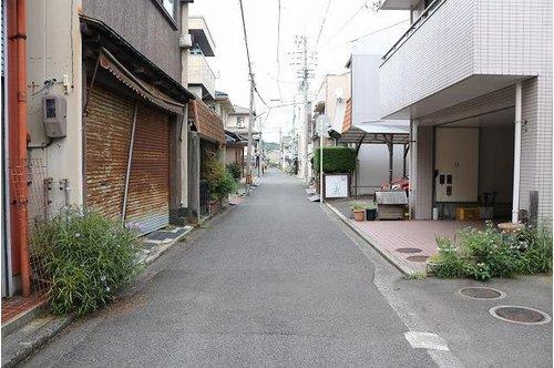 住吉二丁目土地の前面道路含む現地写真|前面道路南側から北側へ撮影しました。