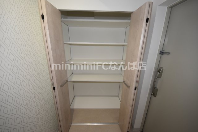 ル・マージュ新町の玄関