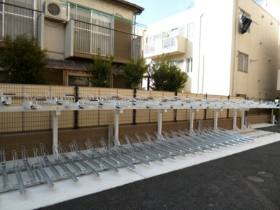 【駐車場】 | スカイコートヌーベル巣鴨 | 屋根付き駐輪場あり
