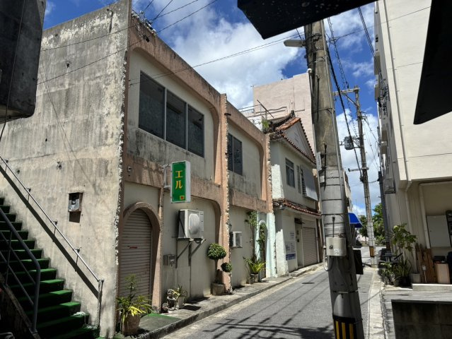 commercial 字嘉手納