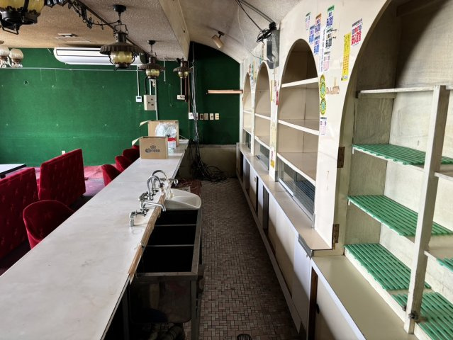 伊波ビルのロビー