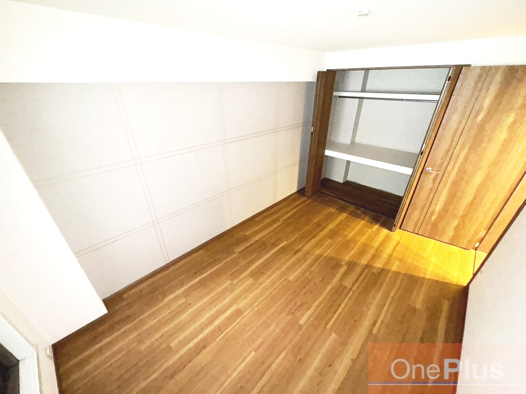 岡本エクセルの洋室