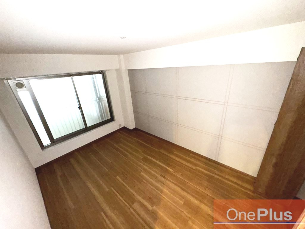 岡本エクセルの洋室