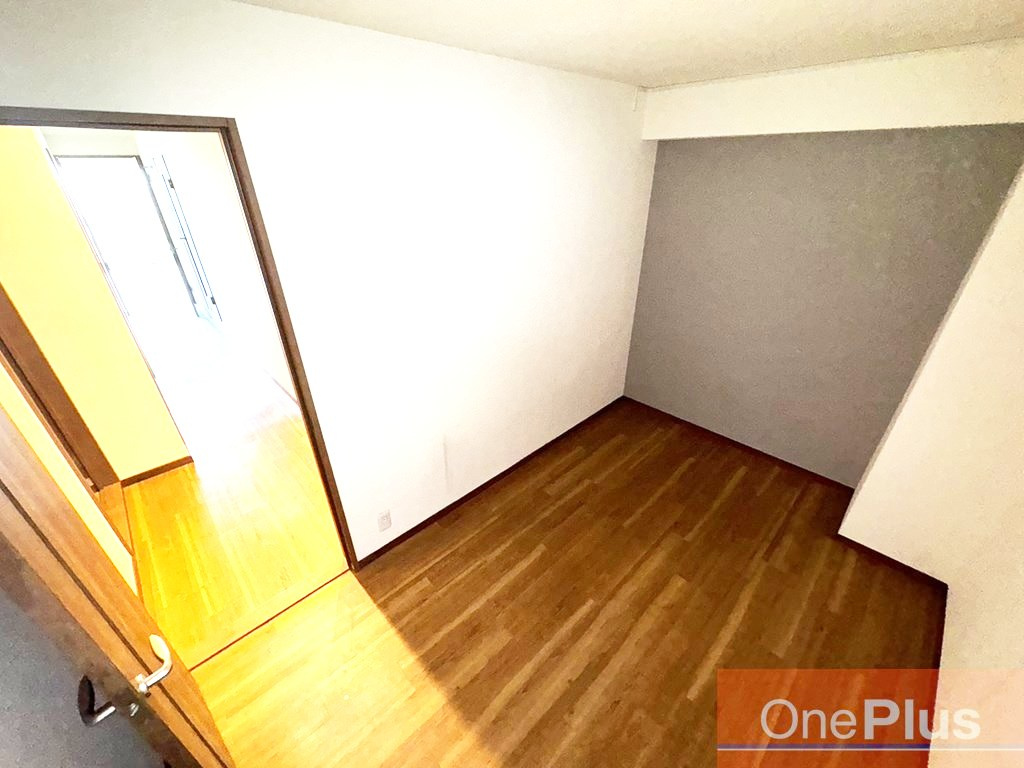 岡本エクセルの洋室