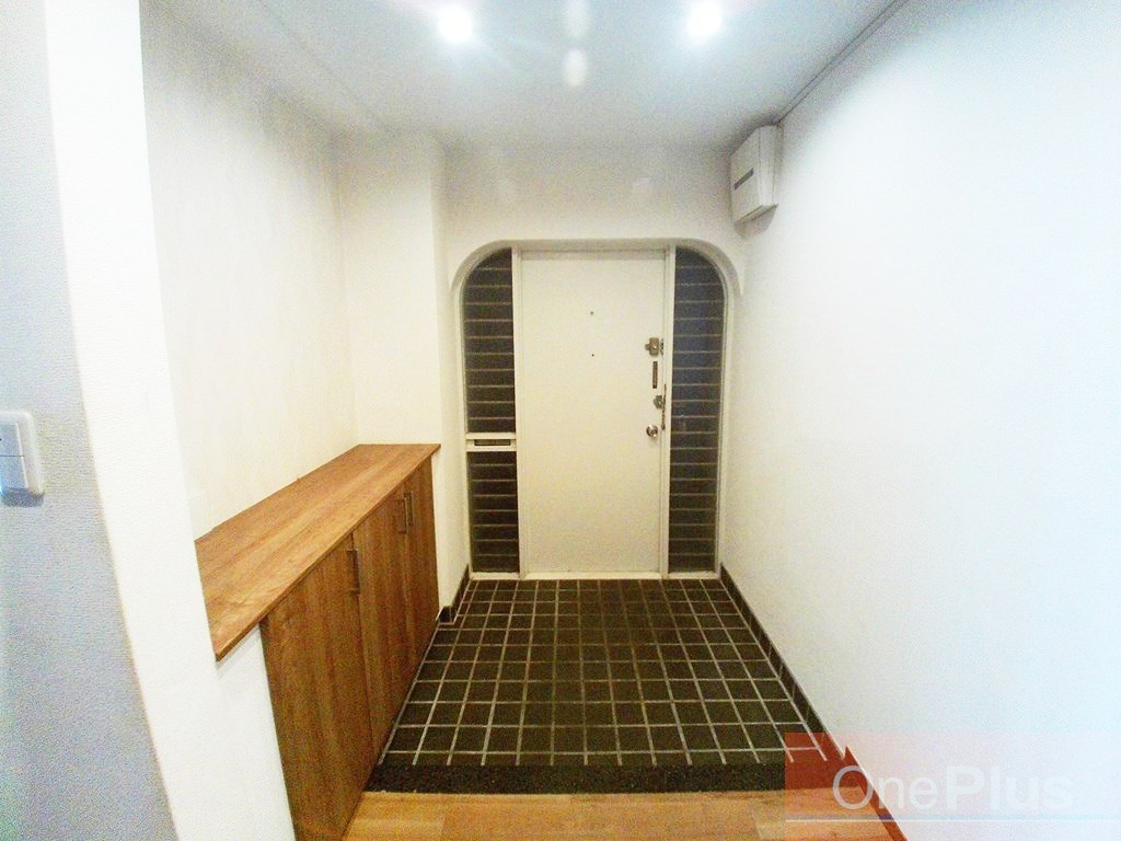 岡本エクセルの玄関