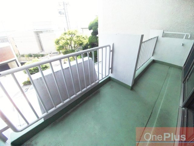 岡本エクセルのバルコニー