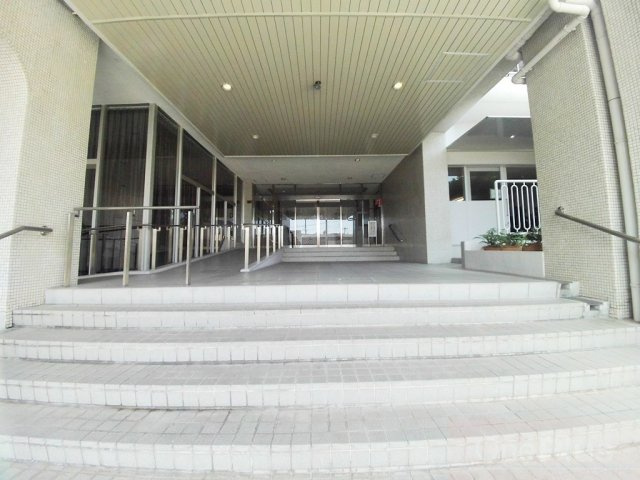 岡本エクセルのエントランス