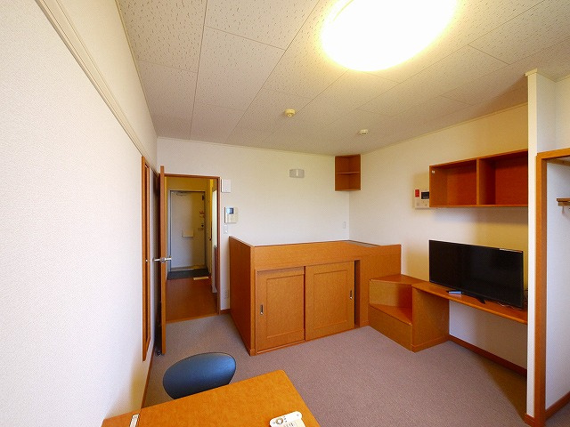 レオパレスプラヌス木津の洋室