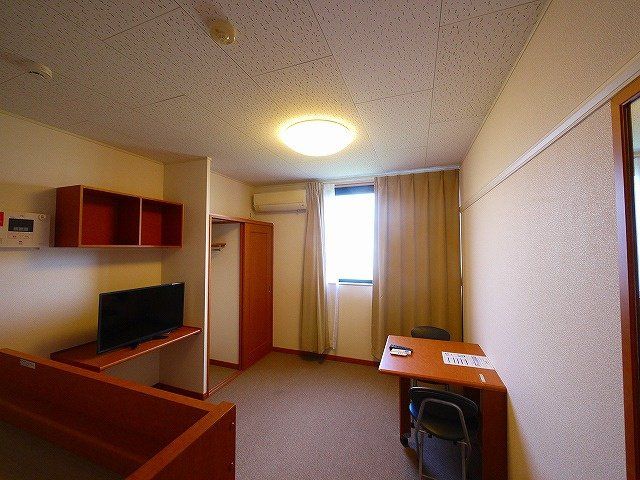 レオパレスプラヌス木津の居間・リビング