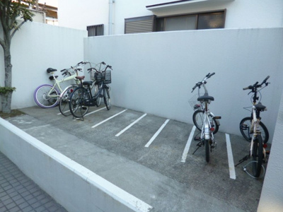 【その他共用部分】 | スカイコート練馬　14022 | 敷地内に自転車置き場があります(^^)/
