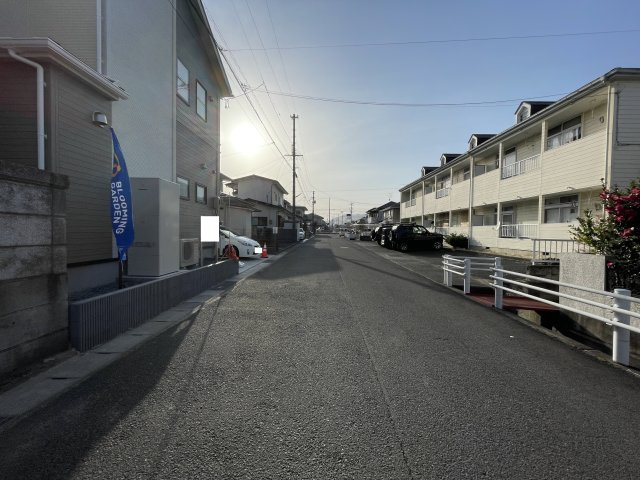 福島市笹谷谷地中　Blooming Garden　全1棟の前面道路含む現地写真
