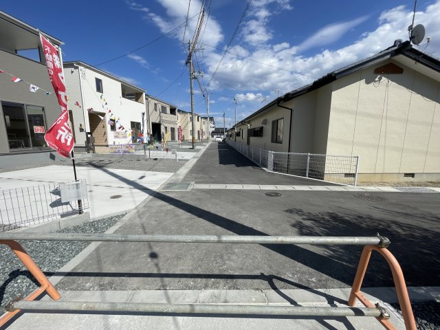 鎌田新町　Livele Garden　全6棟の前面道路含む現地写真