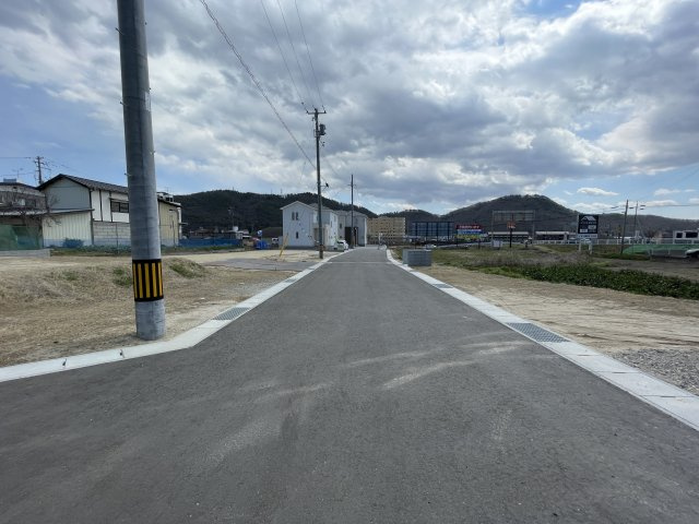 福島市御山字東壁谷沢　GRAFARE　全2棟の前面道路含む現地写真