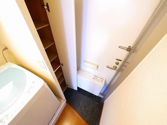 レオパレスグリューナーの玄関|毎日通る玄関はこちらです