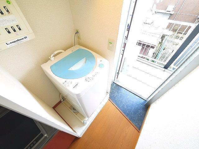 レオパレスグリューナーの玄関|ゆったりとした玄関です