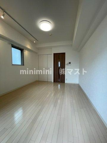 アーデン谷町の居間・リビング