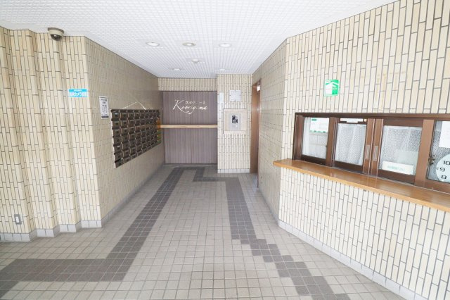 スタジオーネ郡山のエントランス