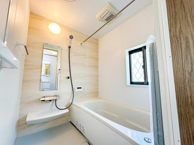 【浴室】 | 東大和市向原２丁目 | １日の疲れた体を癒せるシステムバス。窓もあるので湿気もこもりません。