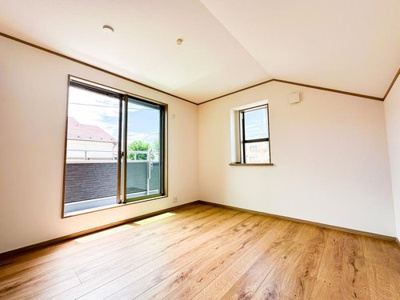 【洋室】 | 東大和市向原２丁目 | 暖かな陽光が差し込むプライベート空間。