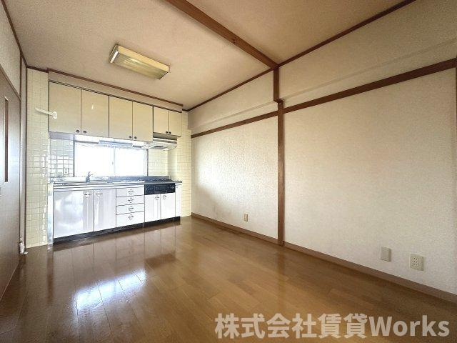 徳島サンハイツの内装|明るい室内です