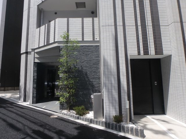 グランパセオ本駒込のエントランス