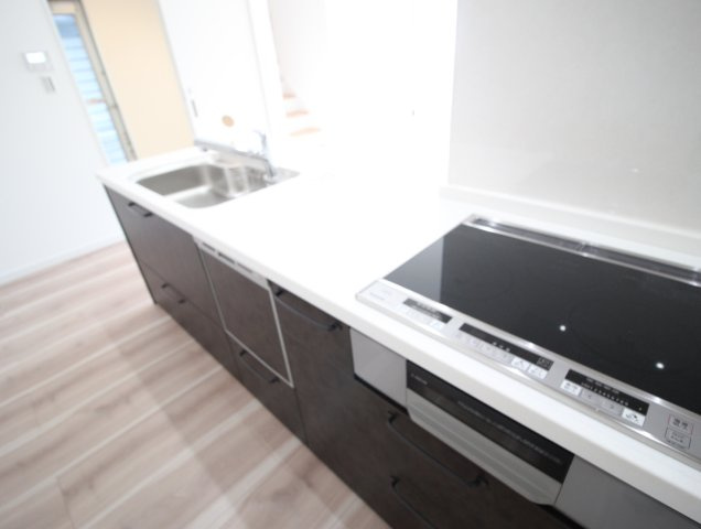 【キッチン】 | 交野市私市山手1丁目　未入居物件 | キッチンになります。
スペースがあるので
ご家族やご友人とお料理をお楽しみ頂けそうですね。