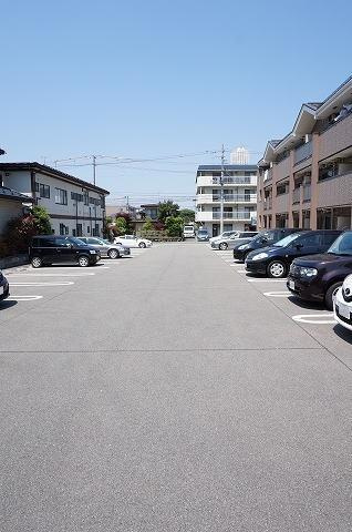 ルミナーレ松波の駐車場|駐車場