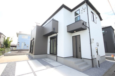 【外観】 | 三郷市上口1丁目　2号棟 | 並列駐車2台可能