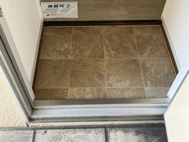 ドミールエイムの玄関