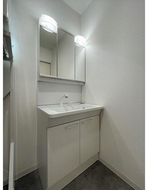 砥部町岩谷口1号地の独立洗面台|洗面化粧台