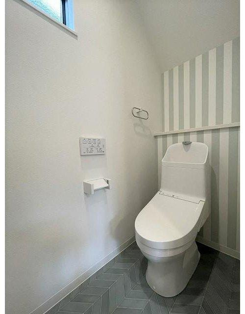 砥部町岩谷口1号地のトイレ|１階トイレ