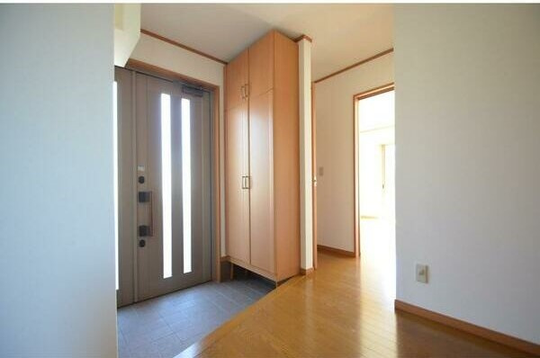 一宮市緑４丁目戸建の玄関