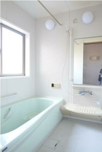 一宮市緑４丁目戸建の浴室