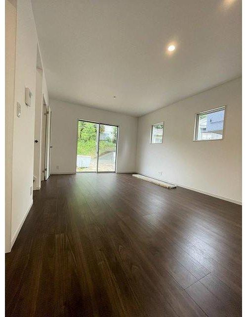 砥部町岩谷口2号地の居間・リビング|リビングダイニング