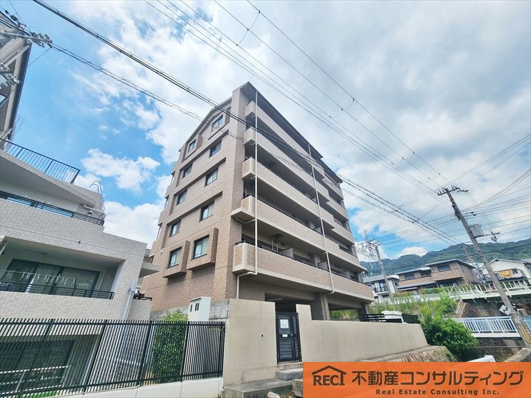 甲南セラード東灘の外観